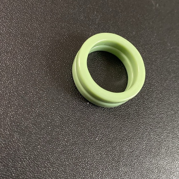 Jewelry - Set of 2 Green Resin Rings Size 6 •